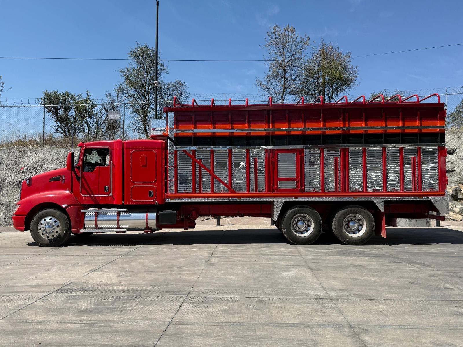 2015 KENWORTH T660 - SIDE_LEFT