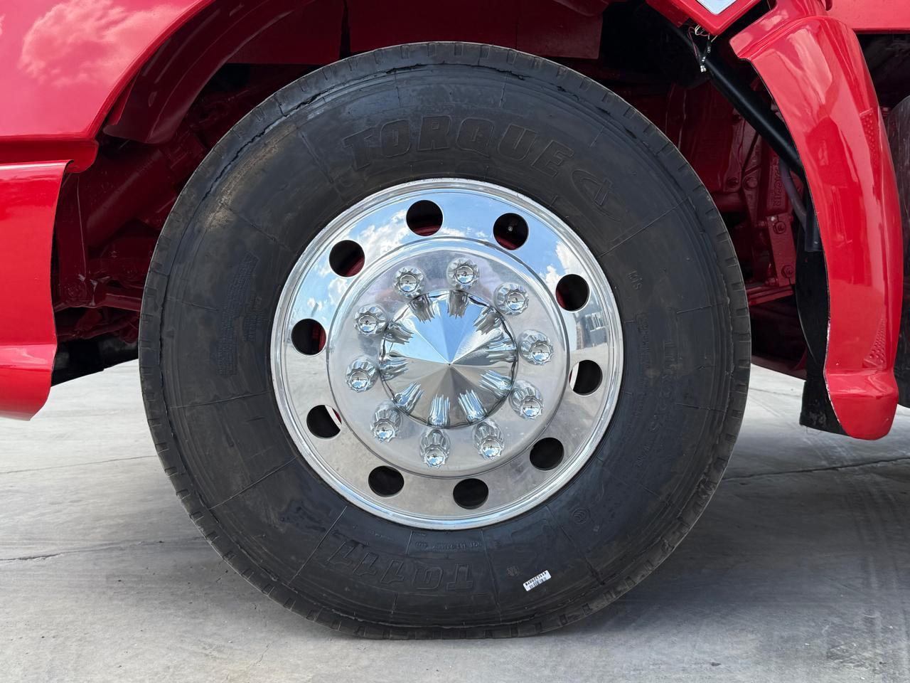 2015 KENWORTH T660 - TIRES