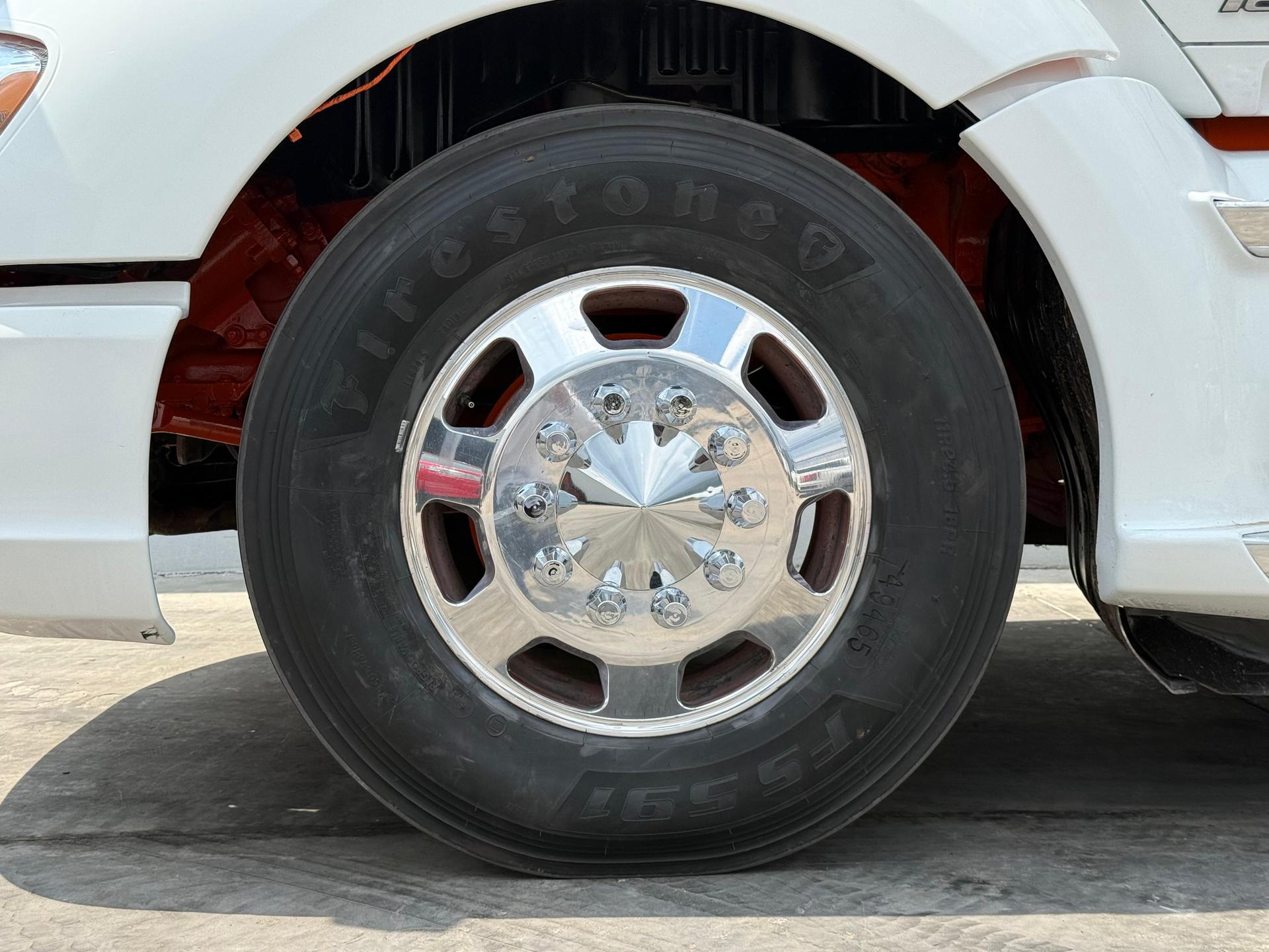 2020 KENWORTH T680 - TIRES