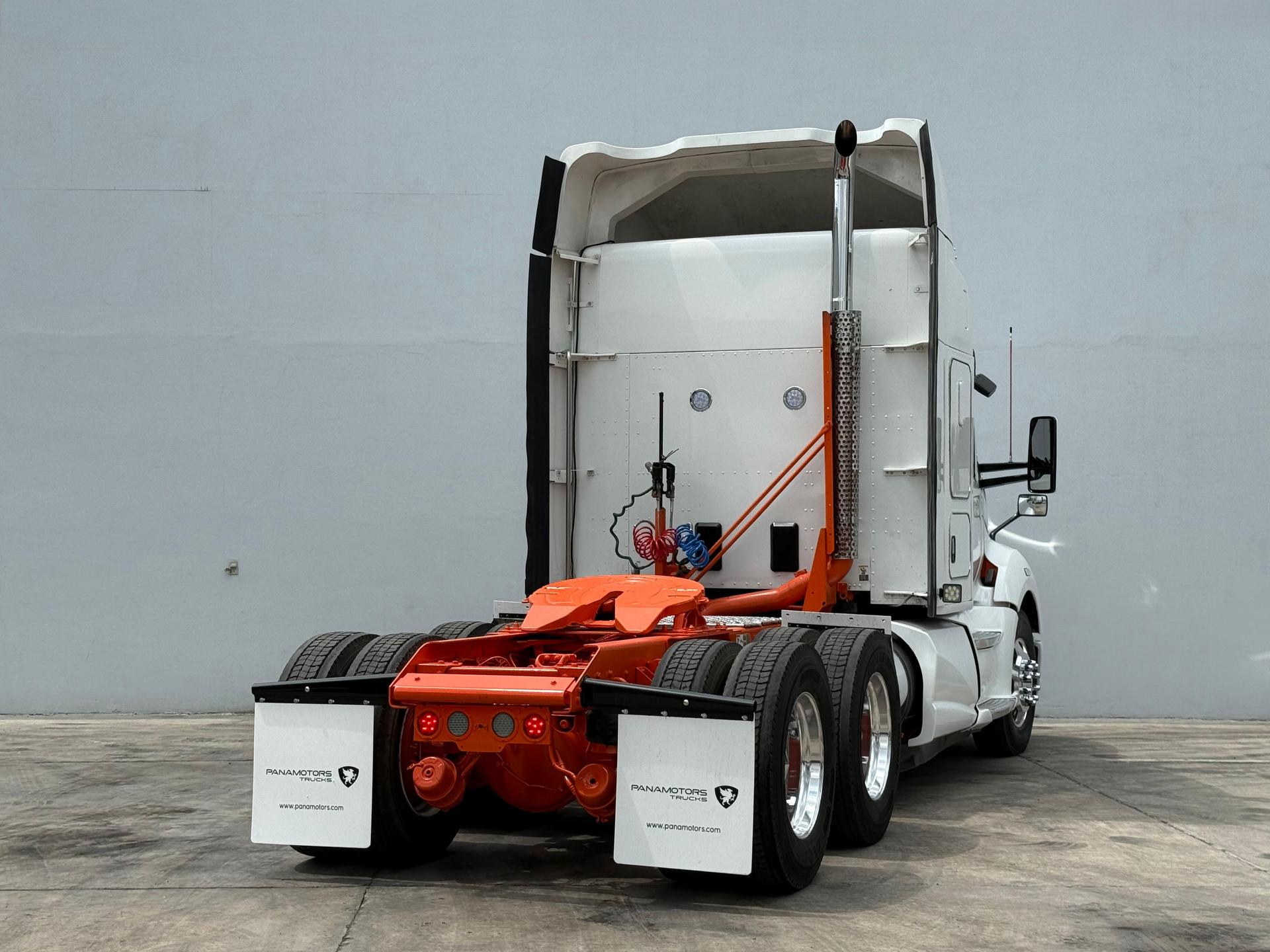 2020 KENWORTH T680 - REAR_PASSENGER_SIDE