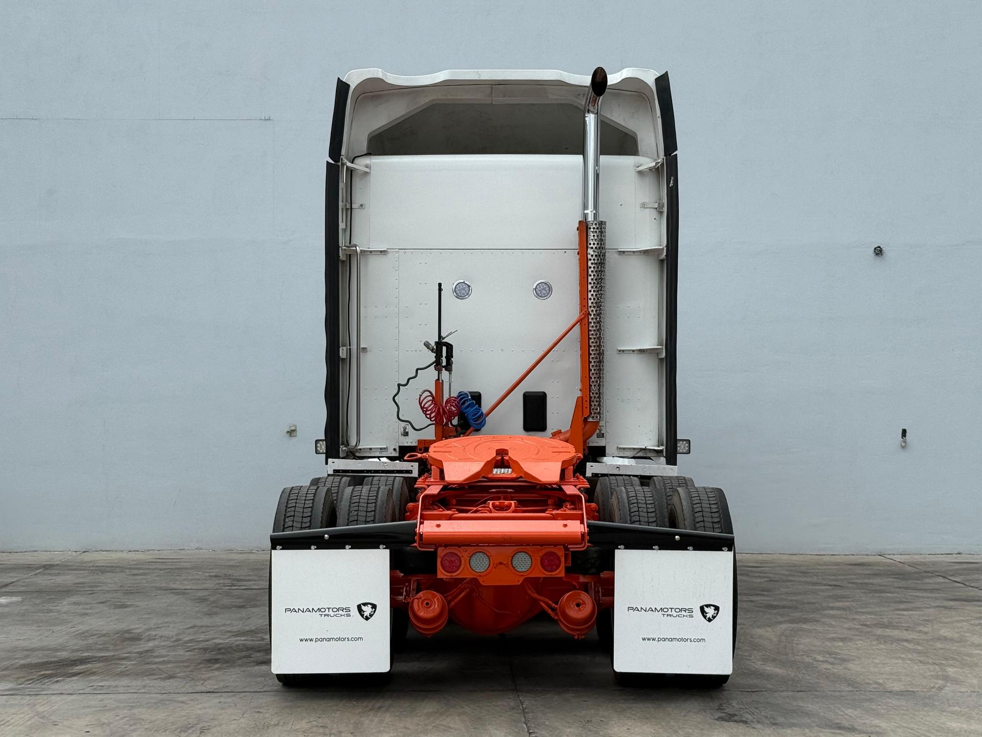 2020 KENWORTH T680 - BACK