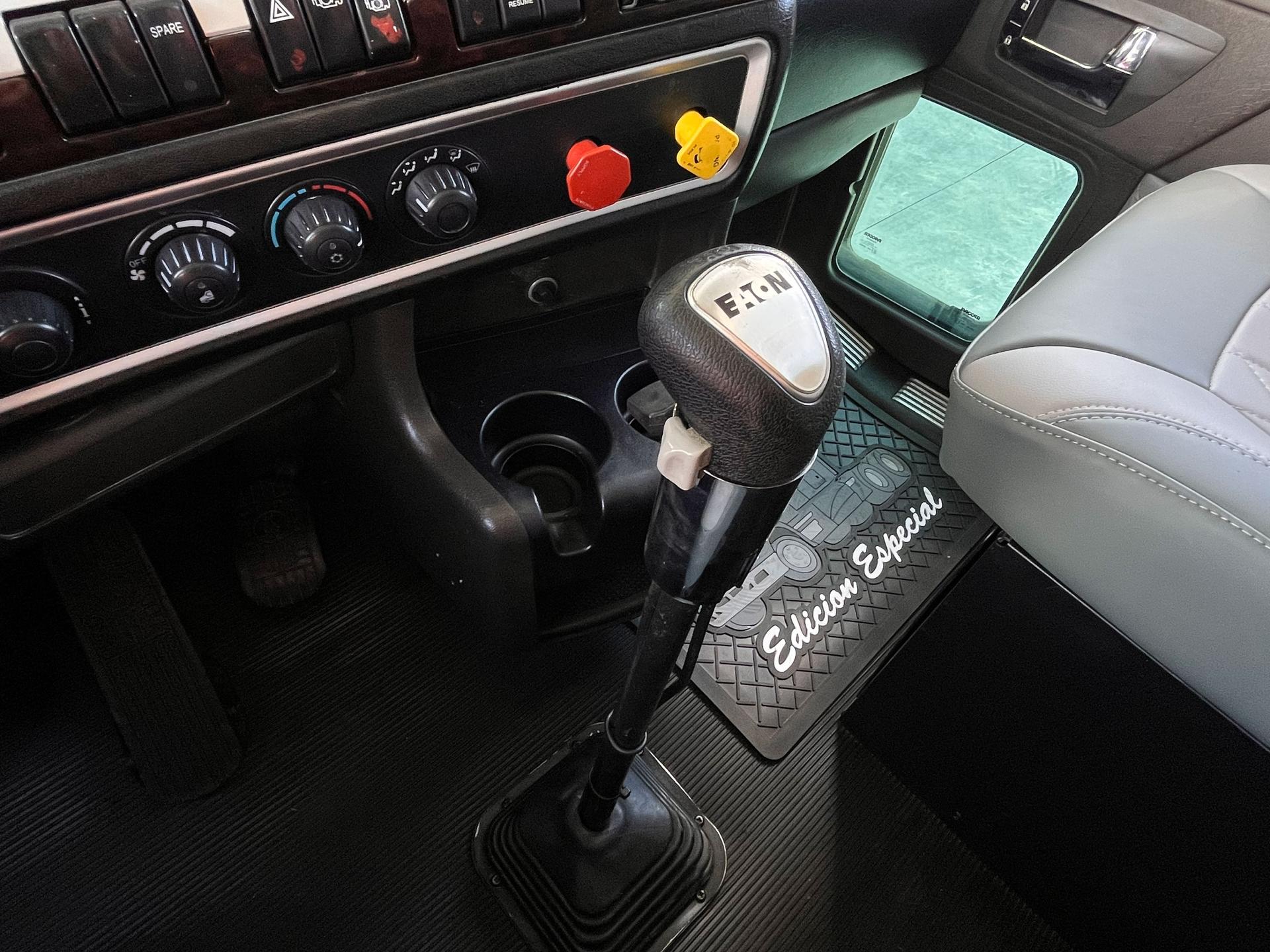 2018 KENWORTH T800 - IMPERFECTIONS
