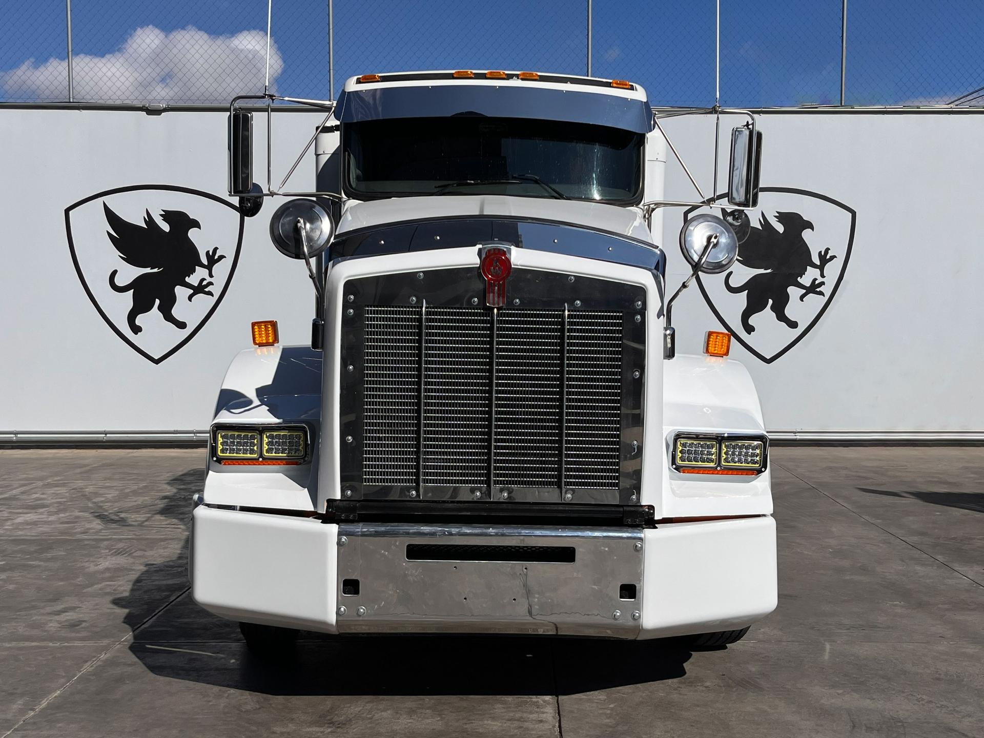 2018 KENWORTH T800 - FRONT