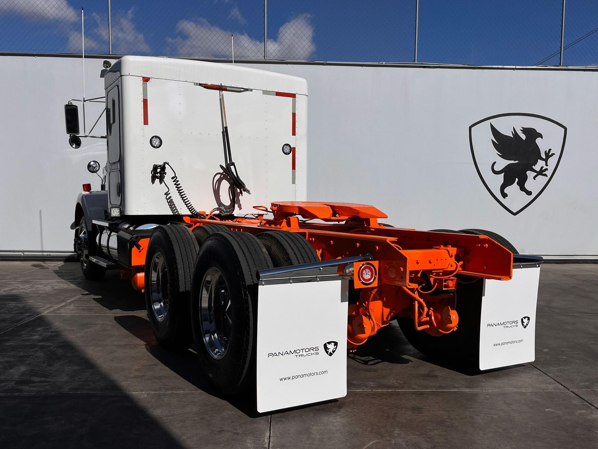 2018 KENWORTH T800 - REAR_DRIVER_SIDE