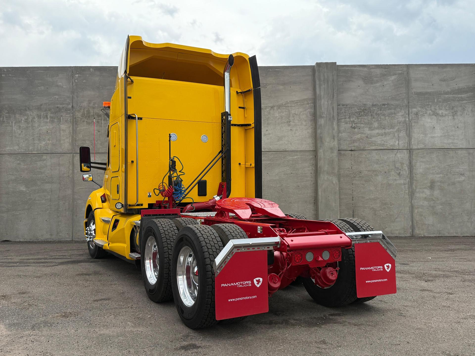 2020 KENWORTH T680 - REAR_DRIVER_SIDE