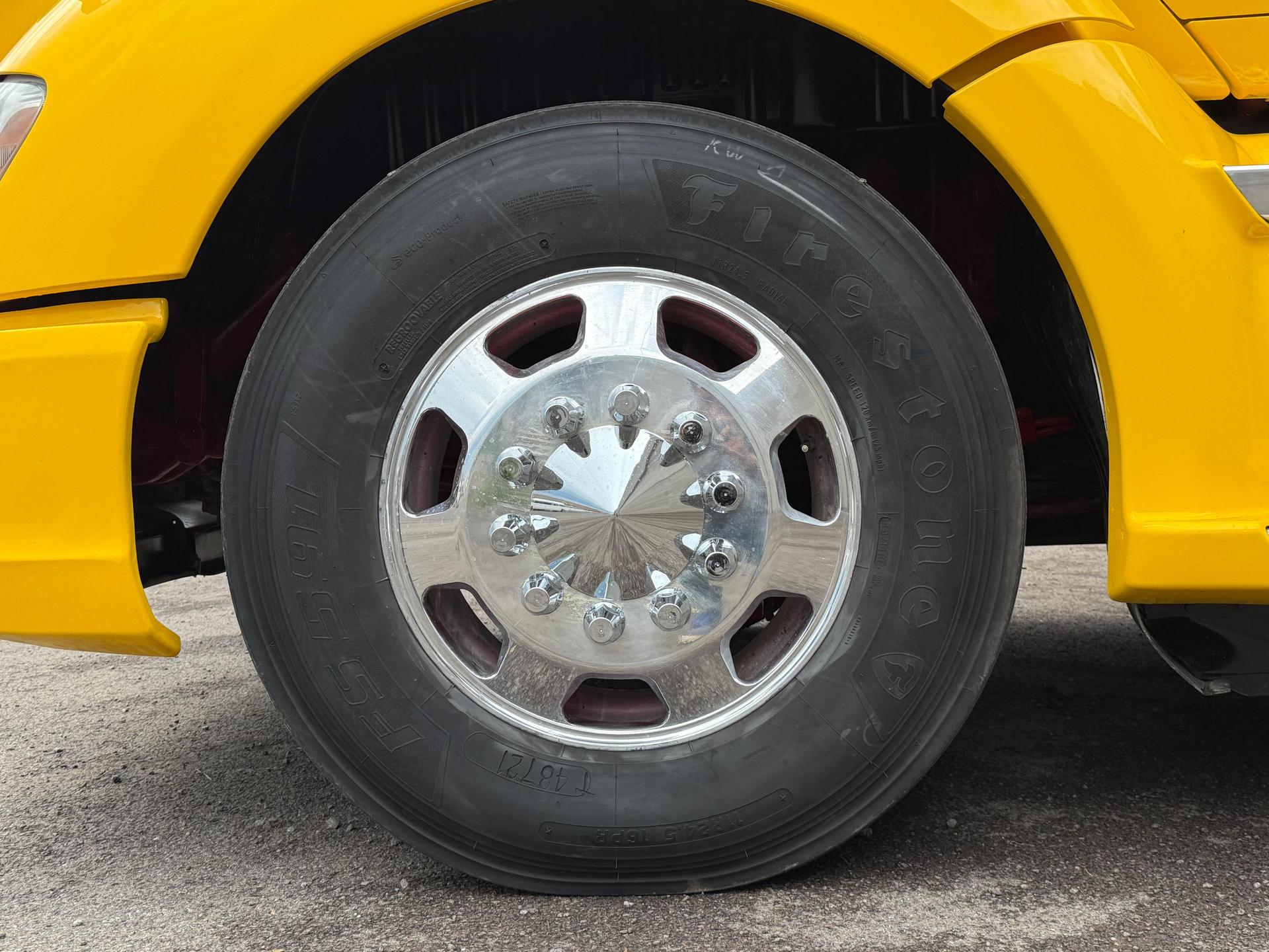 2020 KENWORTH T680 - TIRES