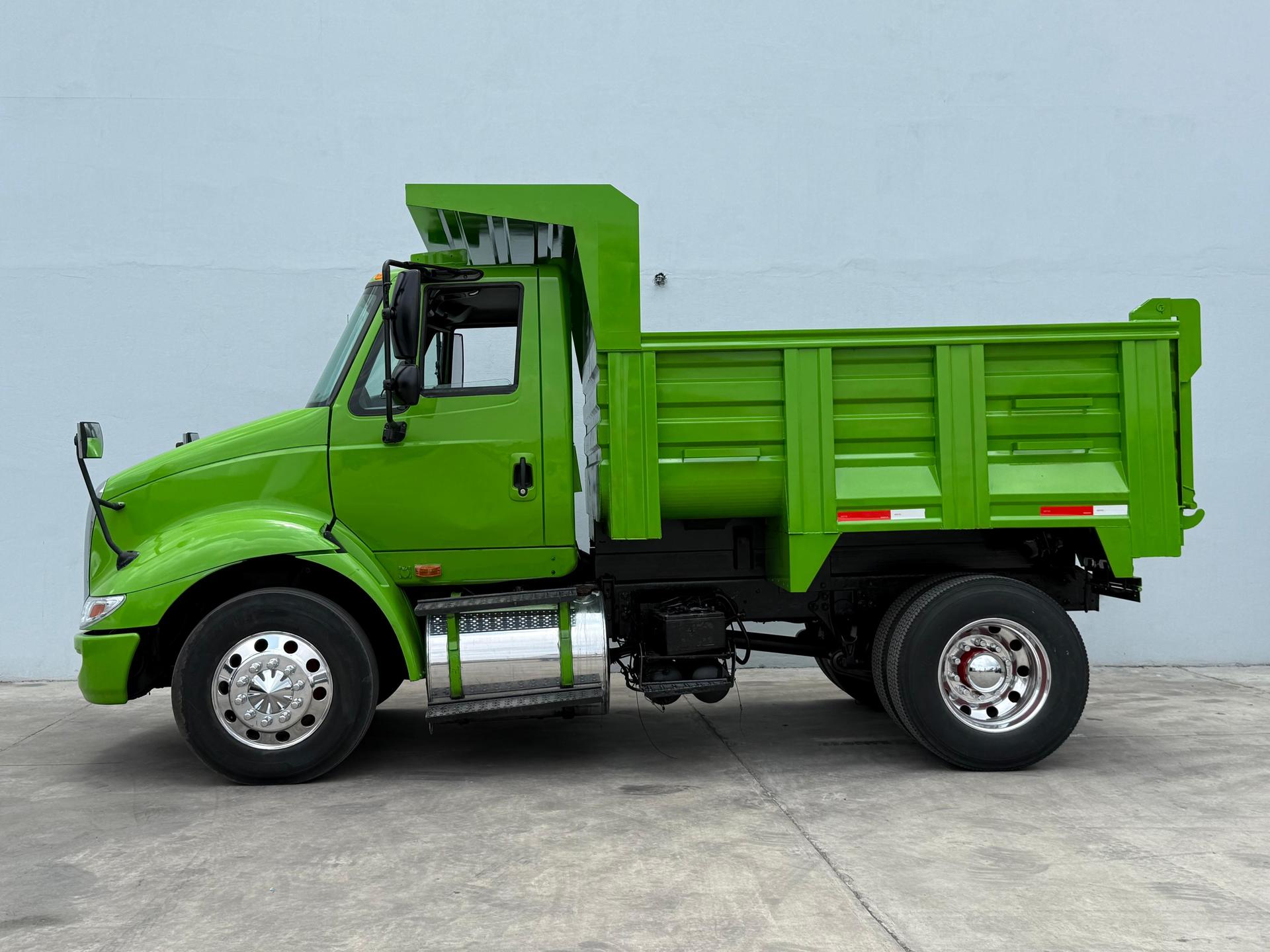 2012 INTERNATIONAL 8600 - SIDE_LEFT