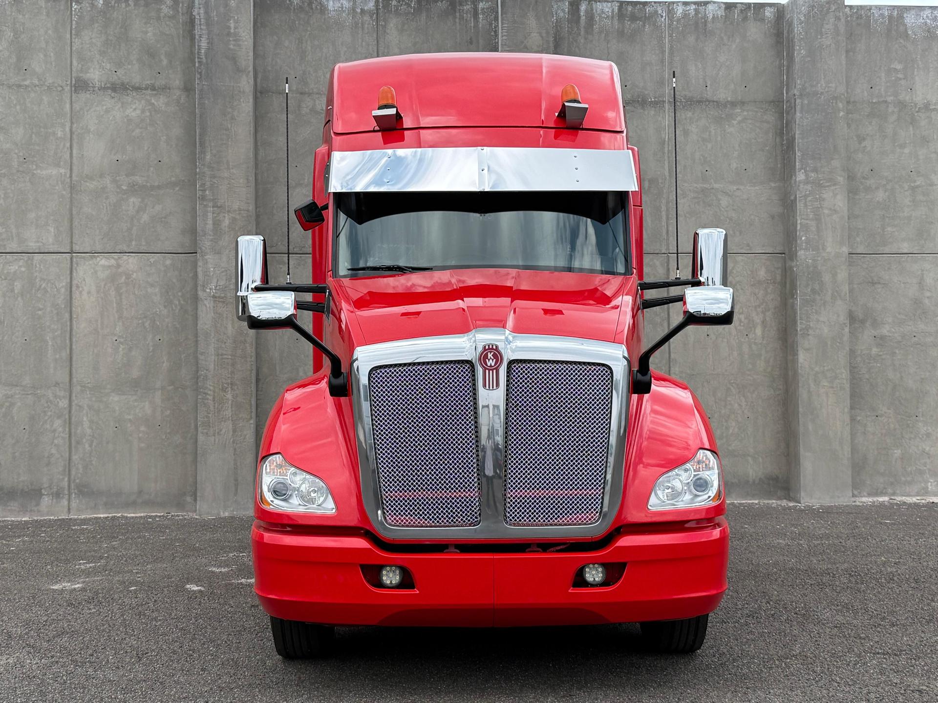 2020 KENWORTH T680 - FRONT