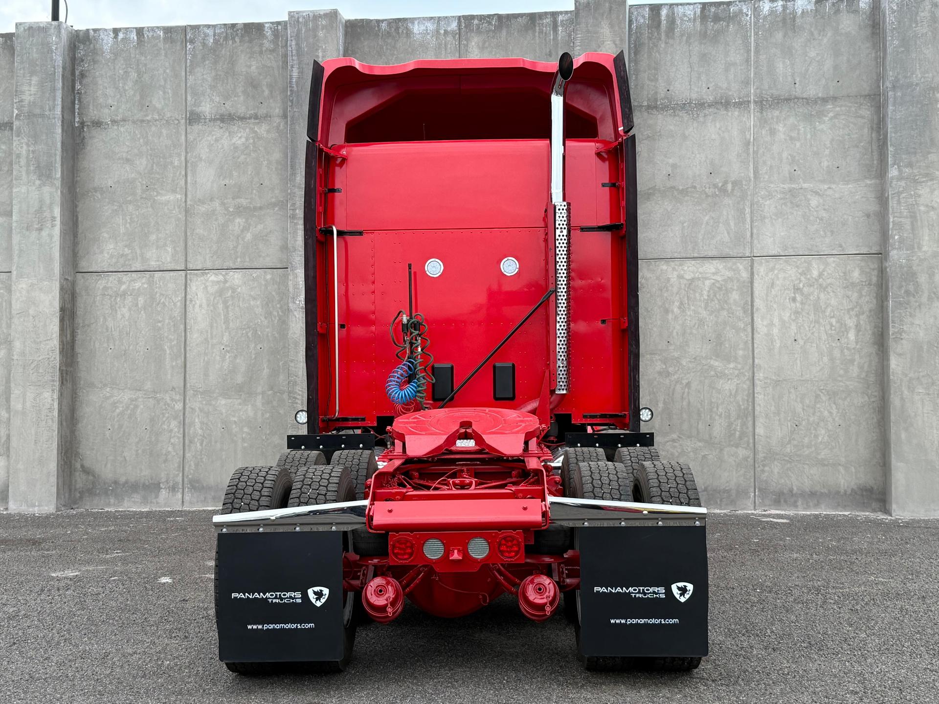 2020 KENWORTH T680 - BACK
