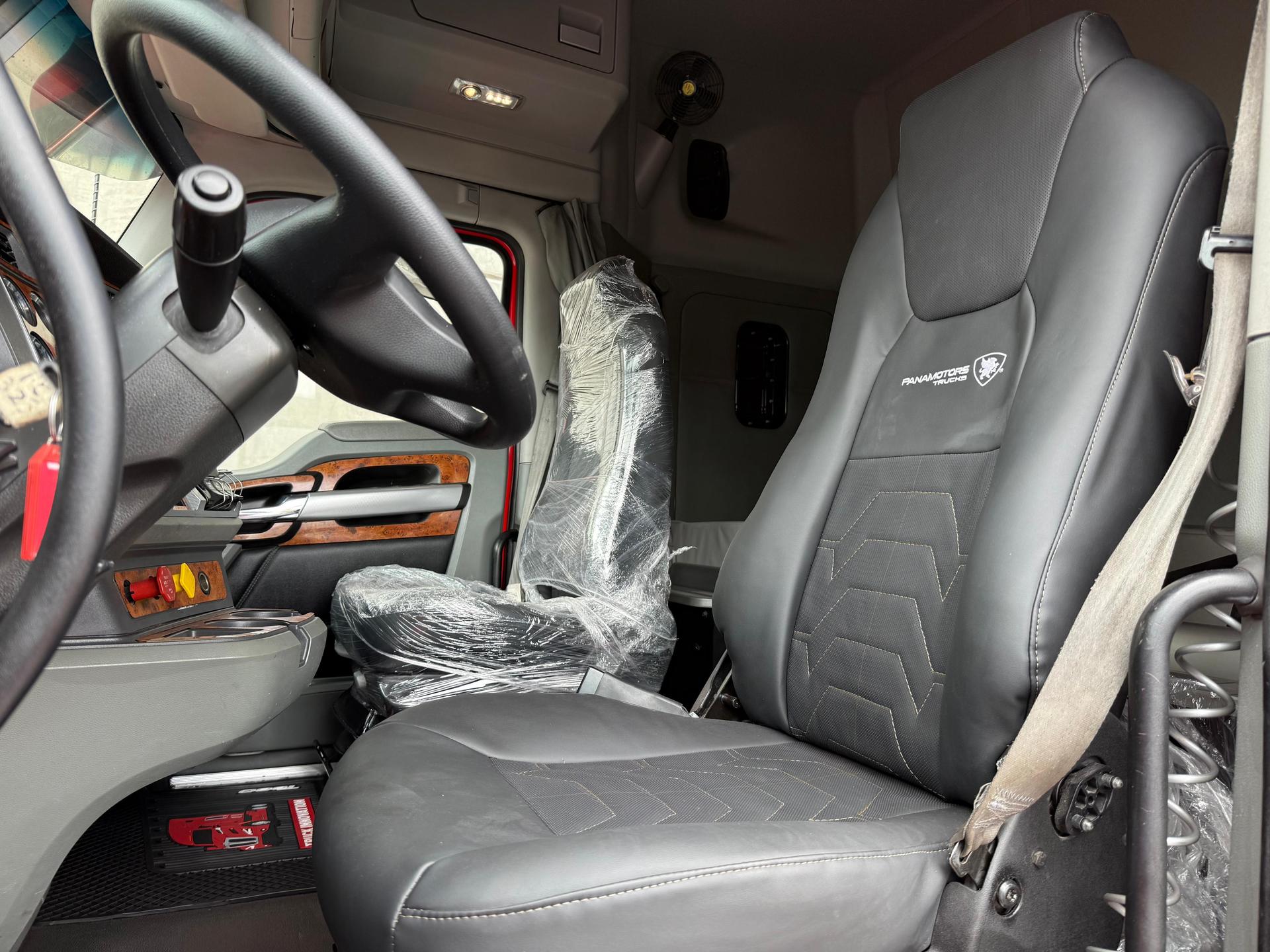 2020 KENWORTH T680 - SEATS_FRONT