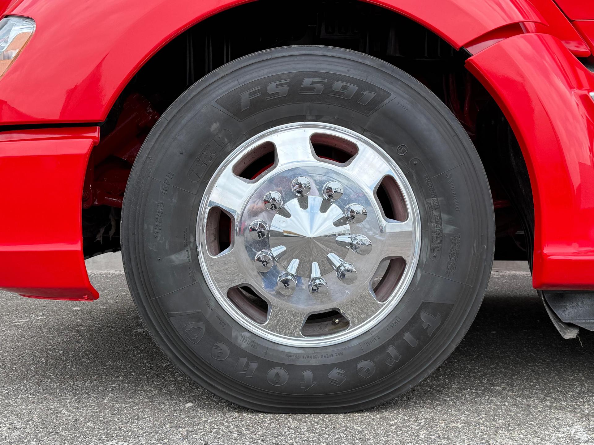 2020 KENWORTH T680 - TIRES