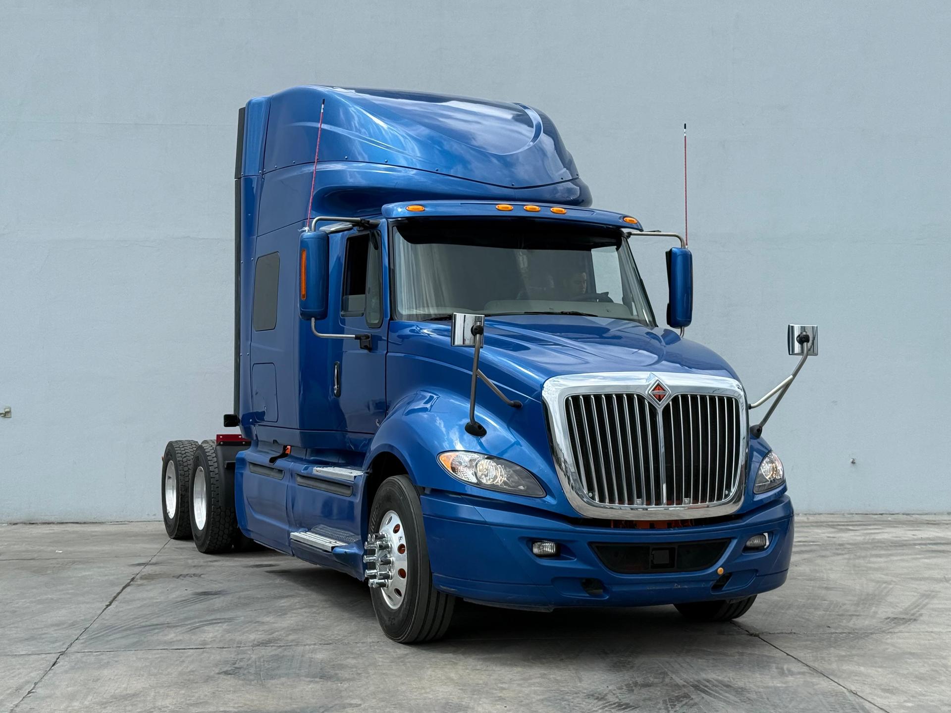 2020 INTERNATIONAL Prostar - FRONT_PASSENGER_SIDE
