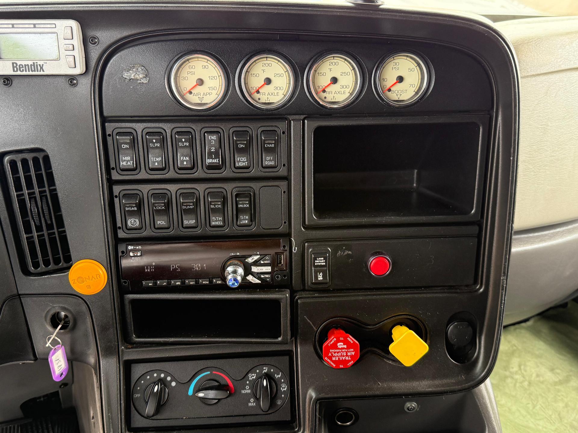 2020 INTERNATIONAL Prostar - DASHBOARD