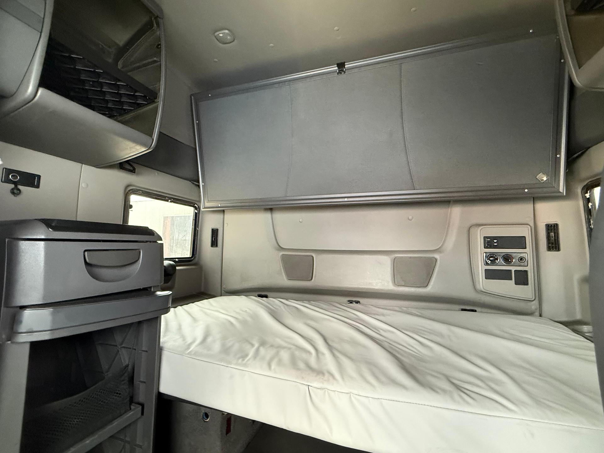 2020 INTERNATIONAL Prostar - SEATS_REAR