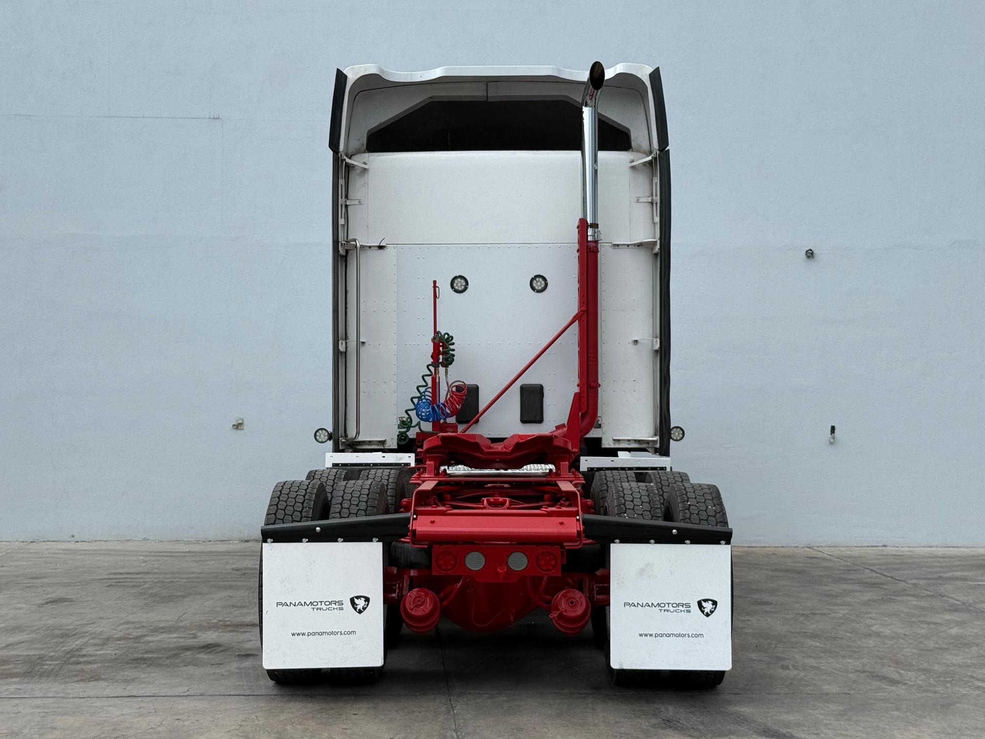 2020 KENWORTH T680 - BACK