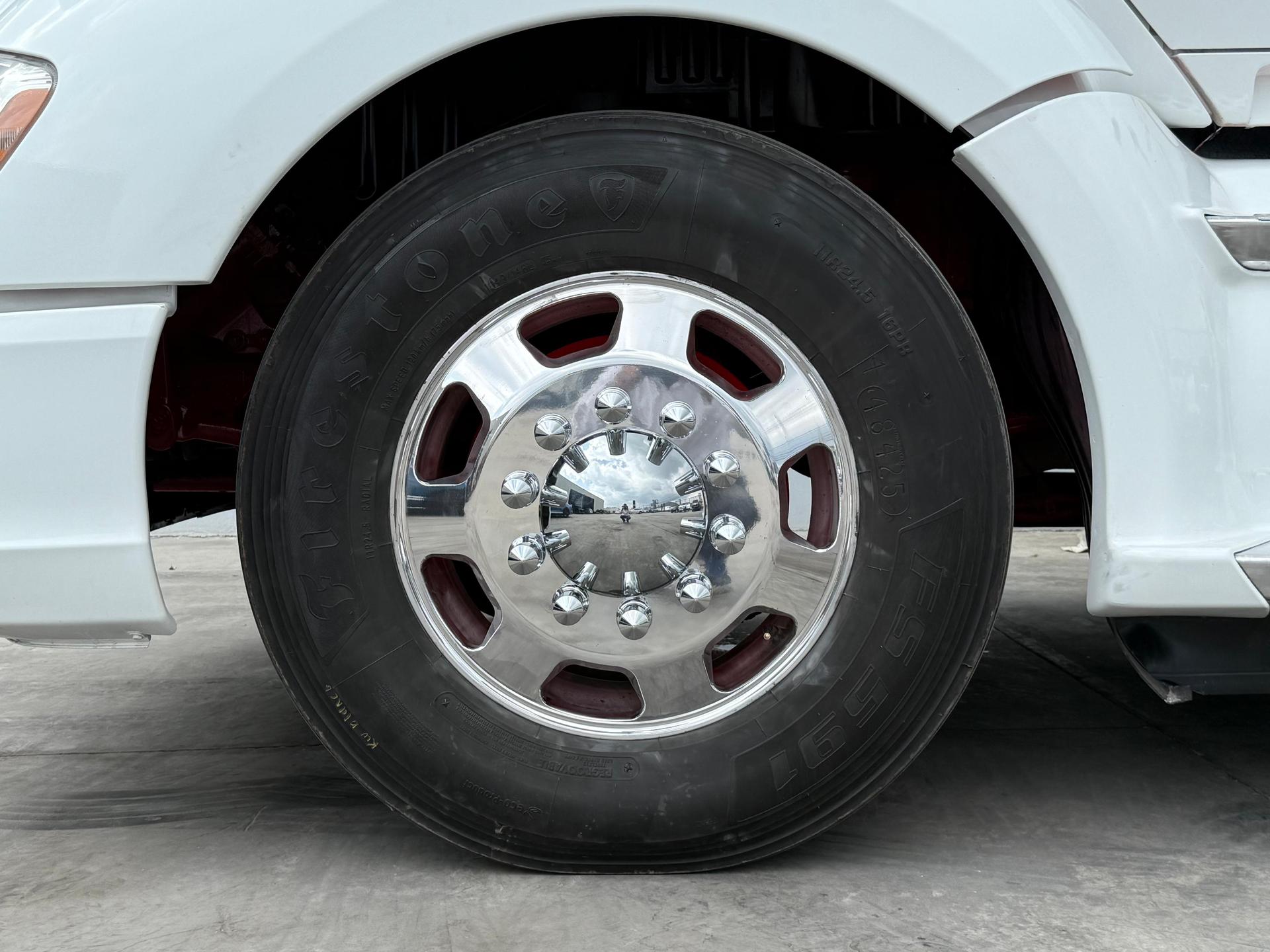 2020 KENWORTH T680 - TIRES
