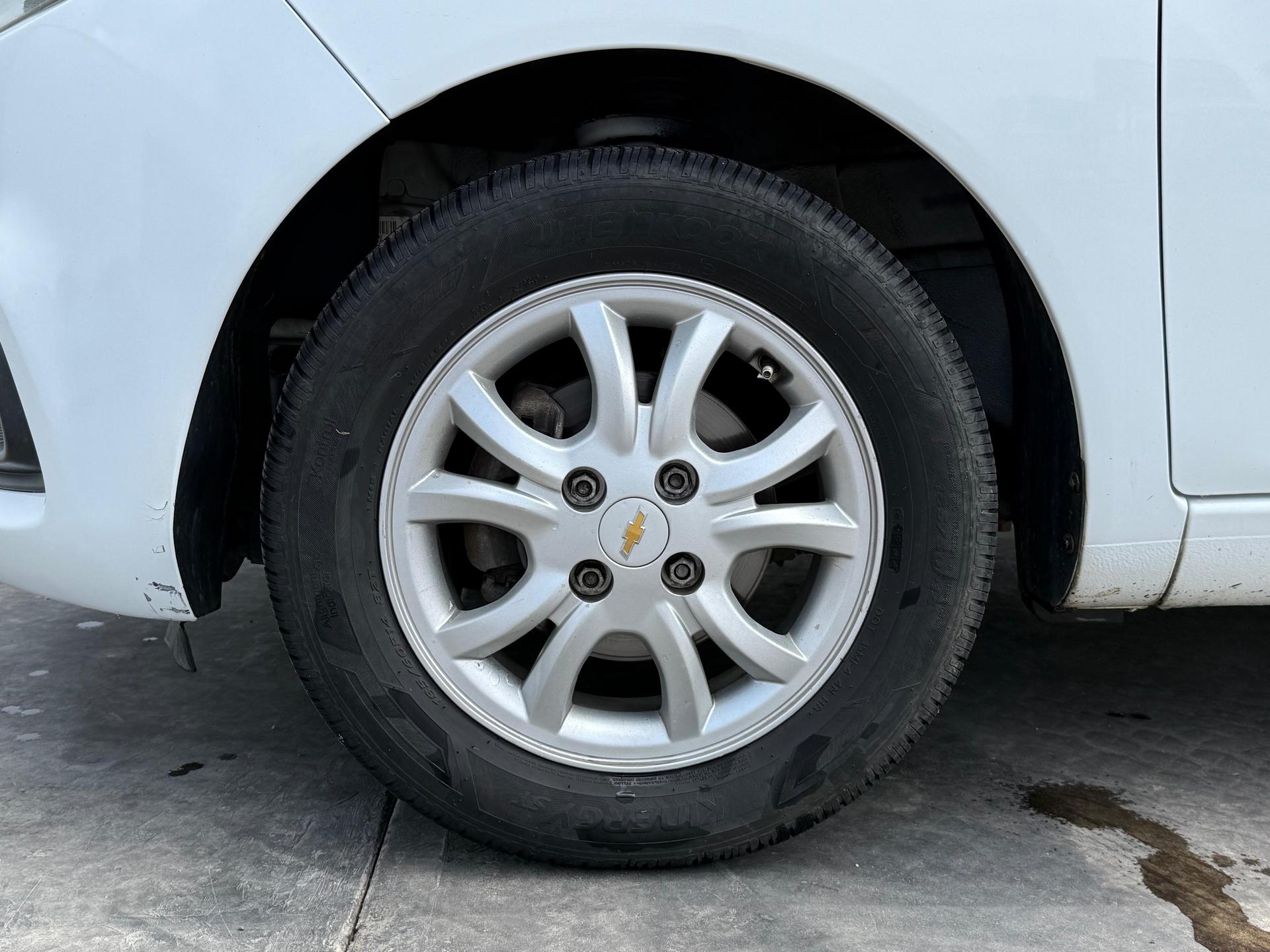 2020 CHEVROLET Beat - TIRES