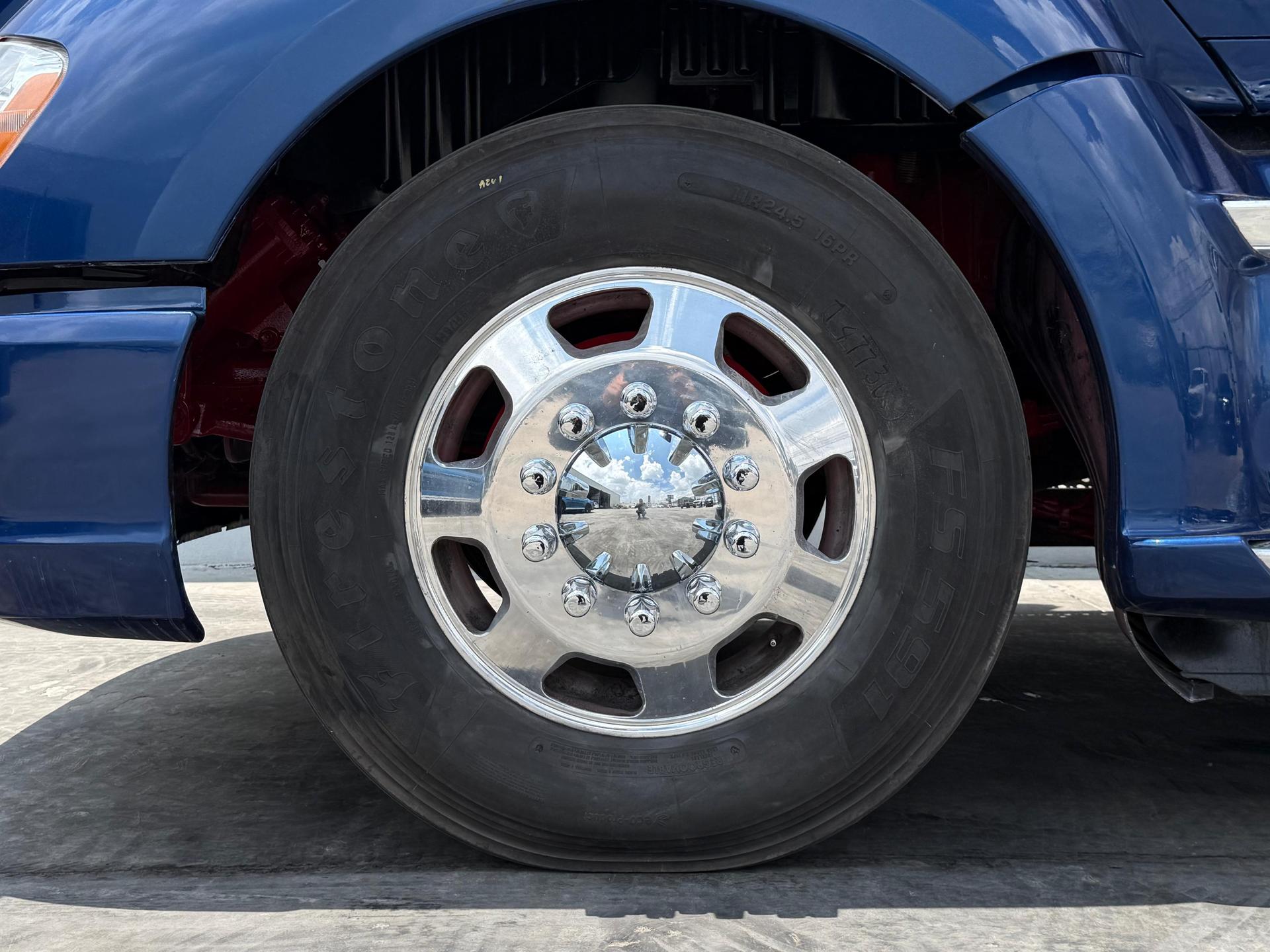2020 KENWORTH T680 - TIRES