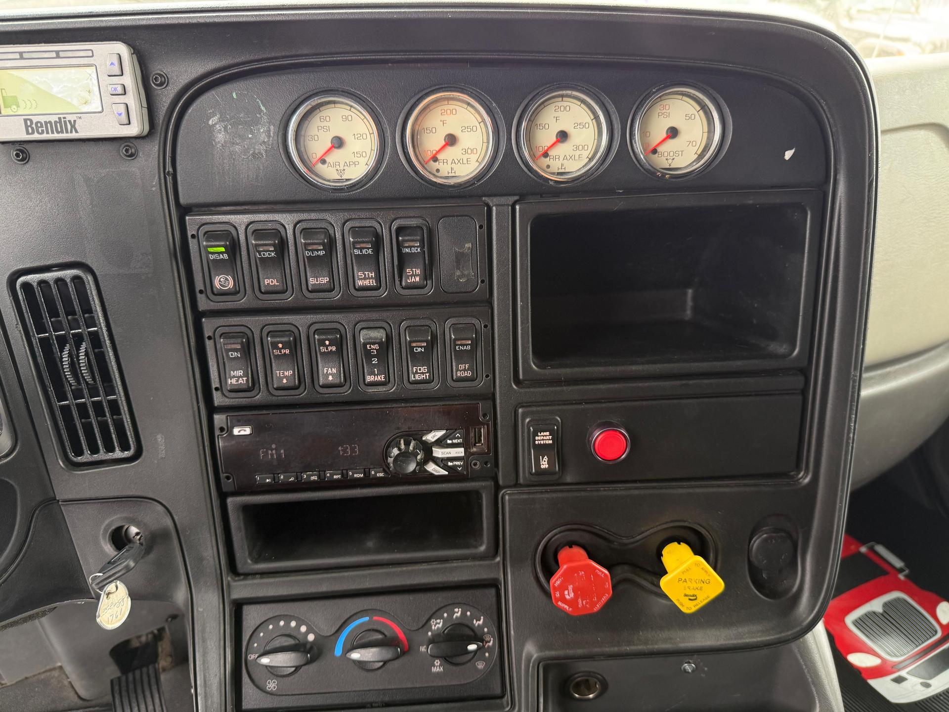 2020 INTERNATIONAL Prostar - DASHBOARD