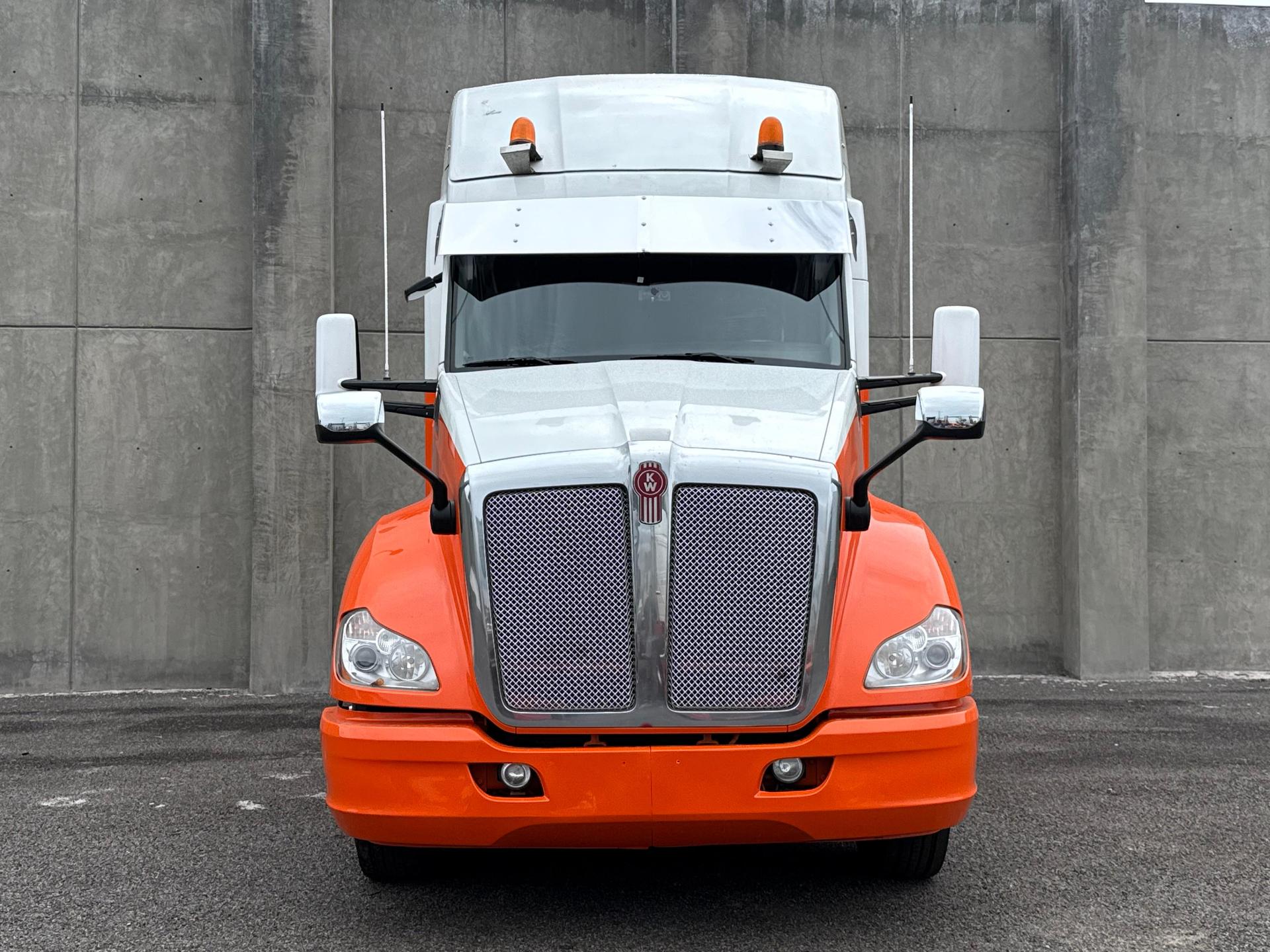 2020 KENWORTH T680 - FRONT