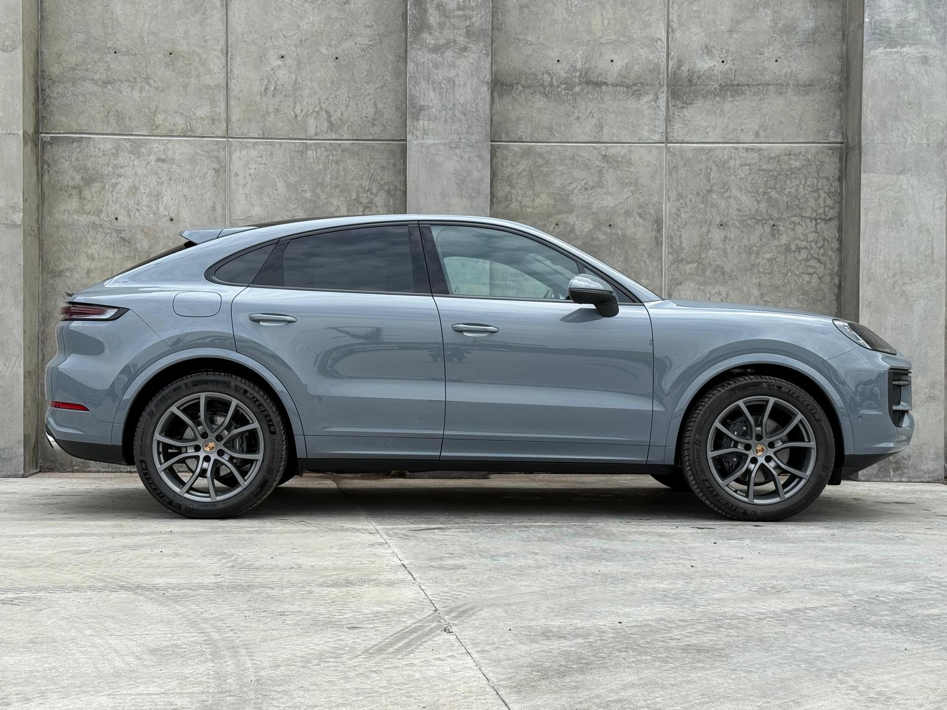 2026 PORSCHE Cayenne - SIDE_RIGHT