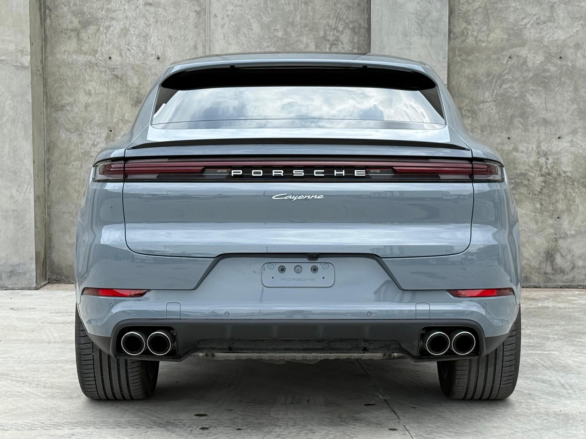 2026 PORSCHE Cayenne - BACK