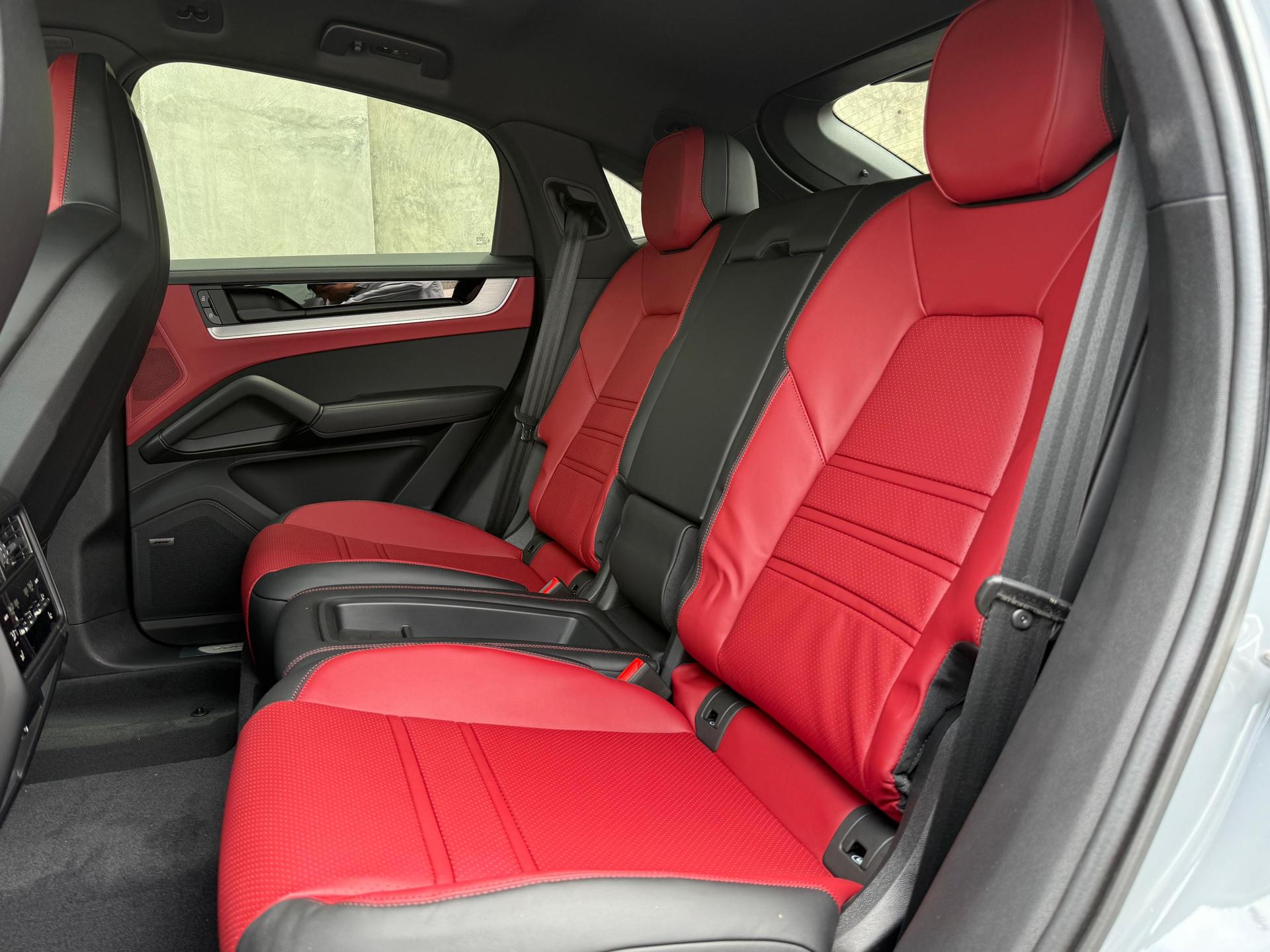 2026 PORSCHE Cayenne - SEATS_FRONT