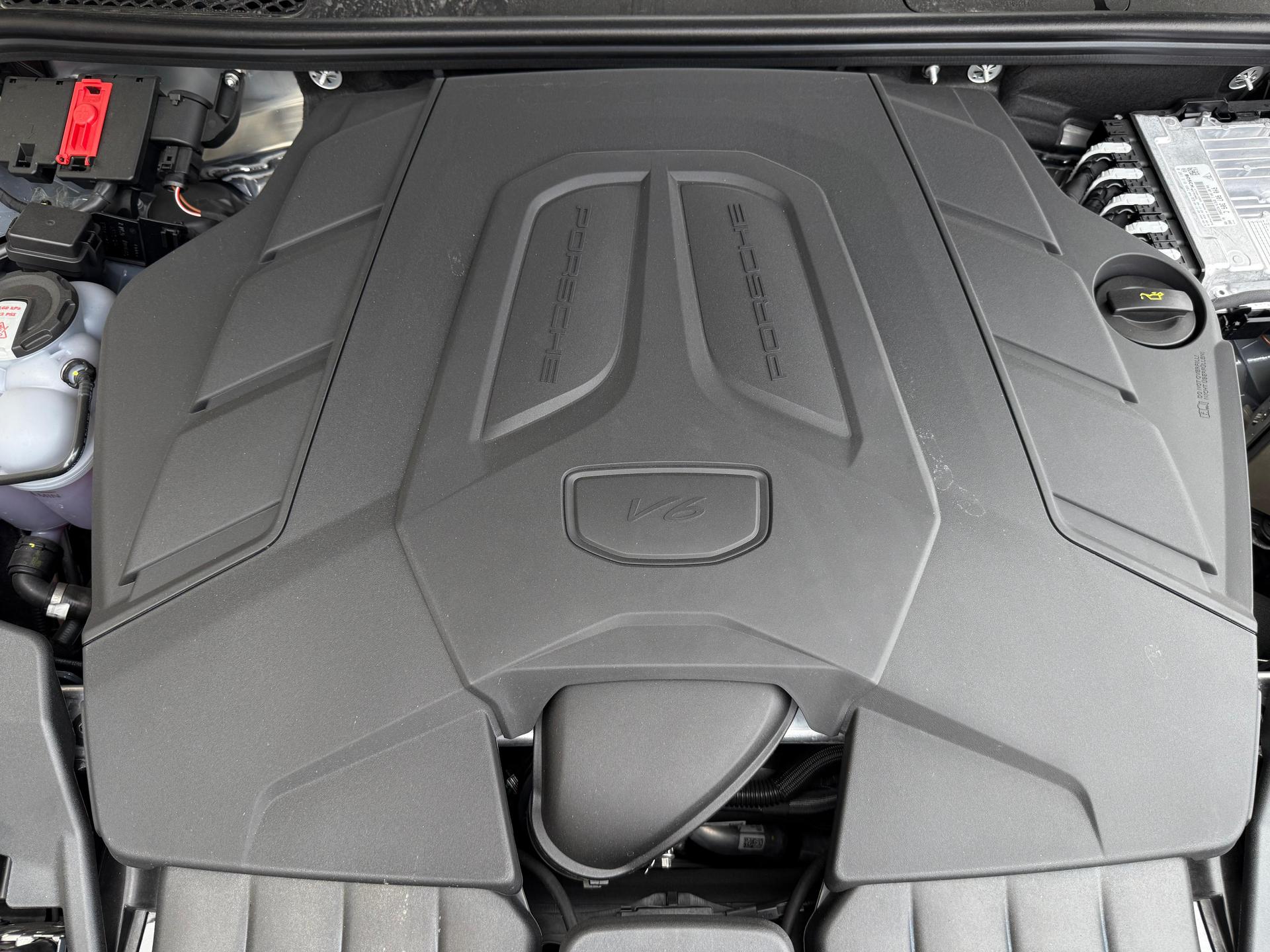 2026 PORSCHE Cayenne - ENGINE