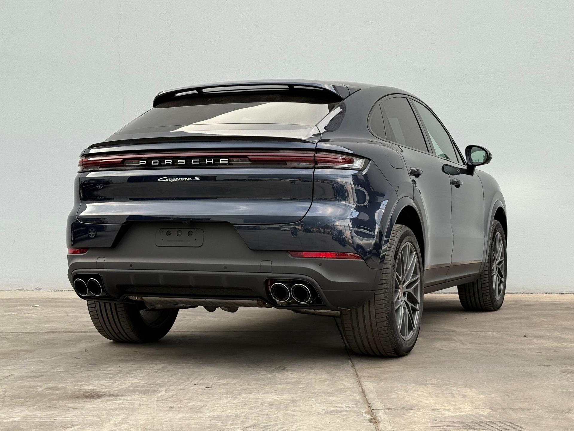 2026 PORSCHE Cayenne - REAR_DRIVER_SIDE