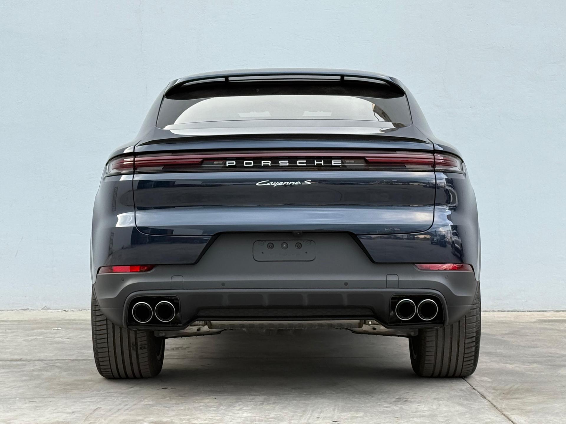 2026 PORSCHE Cayenne - BACK